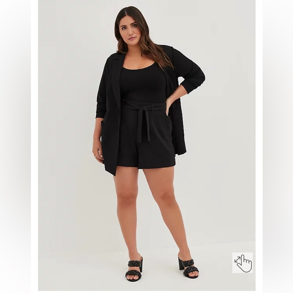 5 INCH PULL-ON STRETCH CREPE MID-RISE TIE-FRONT SHORT